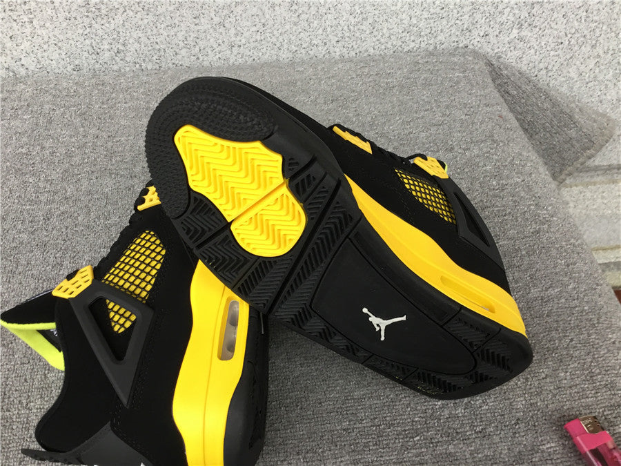 Air Jordan 4 Sneaker "Thunder"